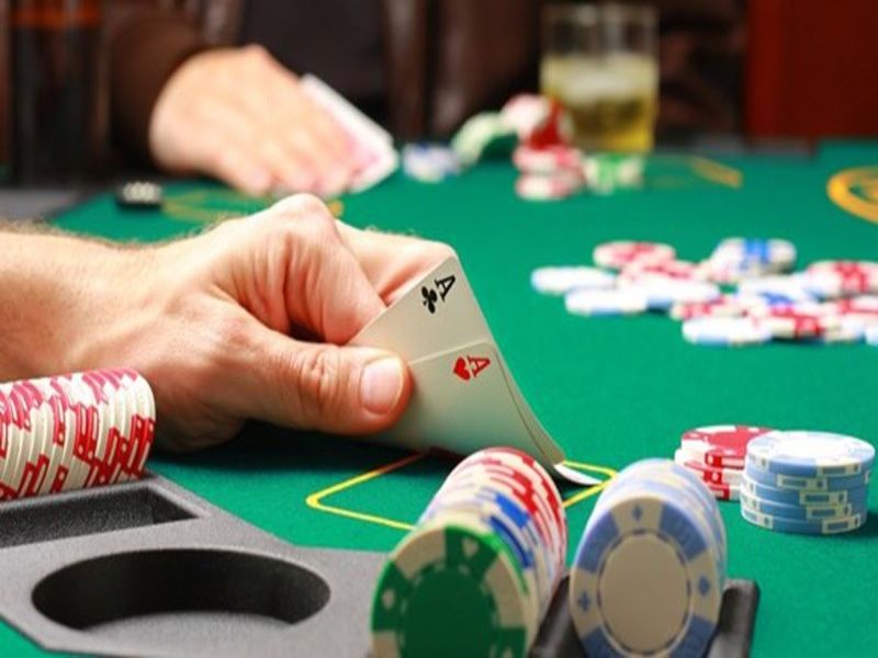 Poker là gì? Luật chơi Poker như thế nào?